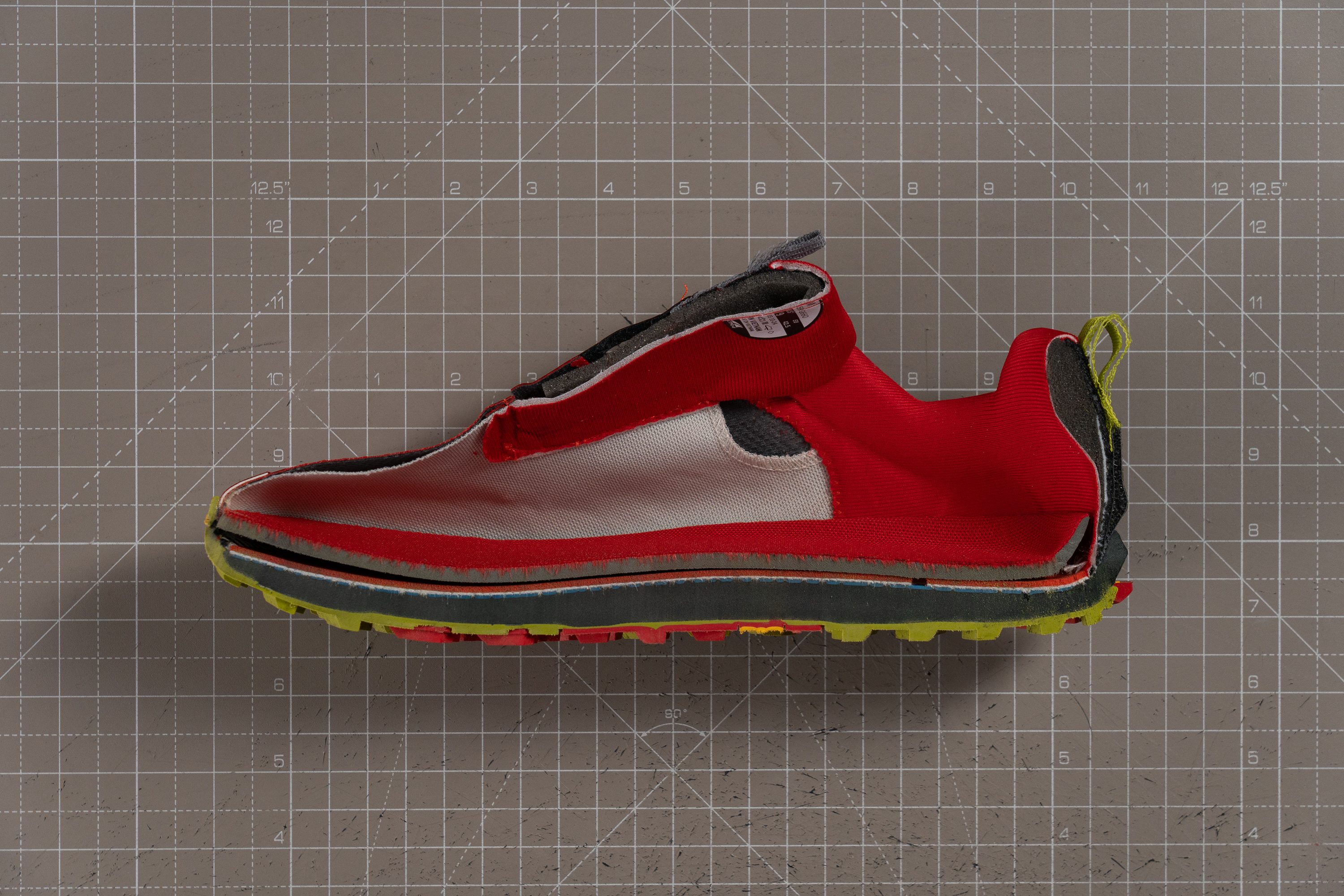 Precision tools measuring the 0mm drop of the Altra Lone Peak 9+ GTX