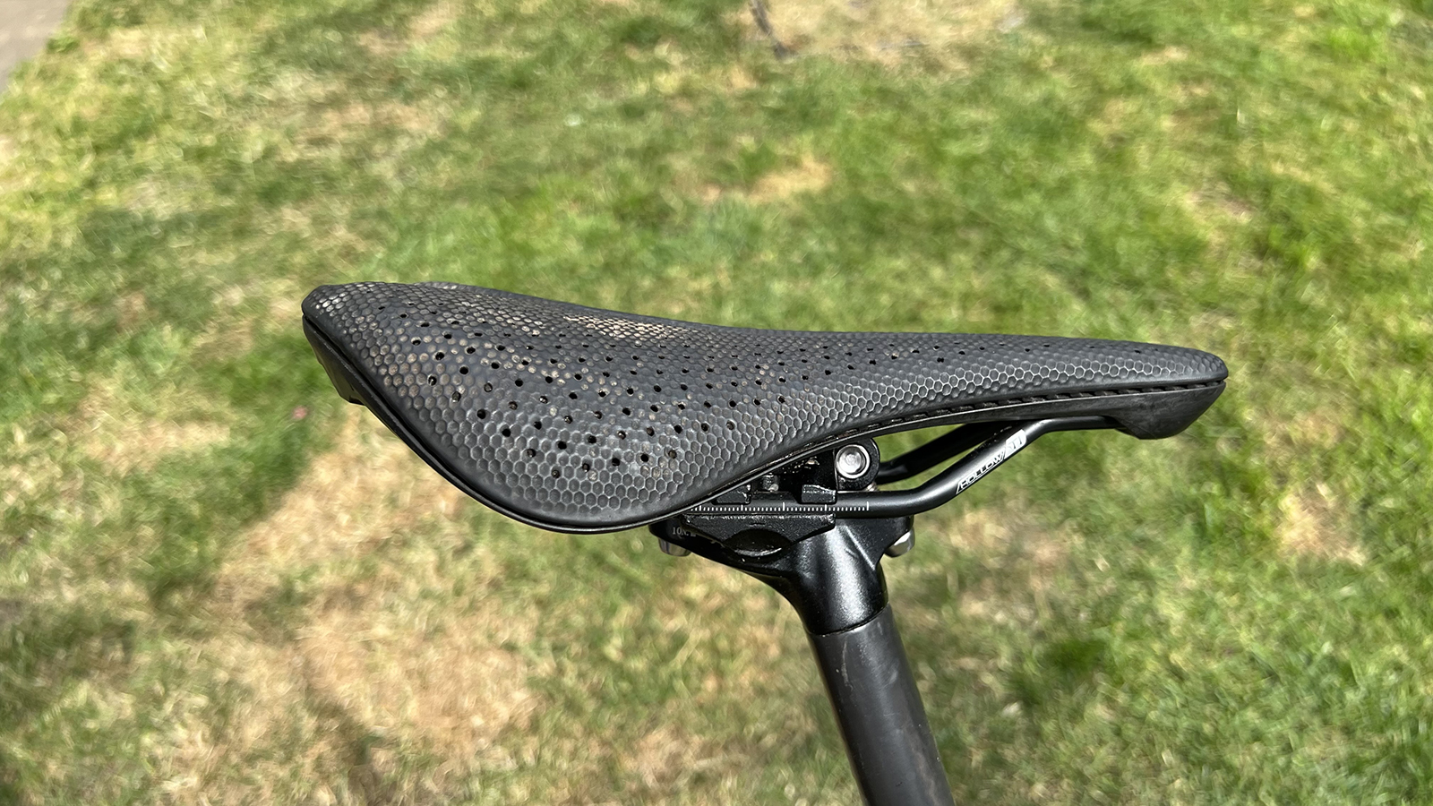 The Specialized Power Pro with Mirror saddle featuring its advanced 3D-printed polymer matrix.