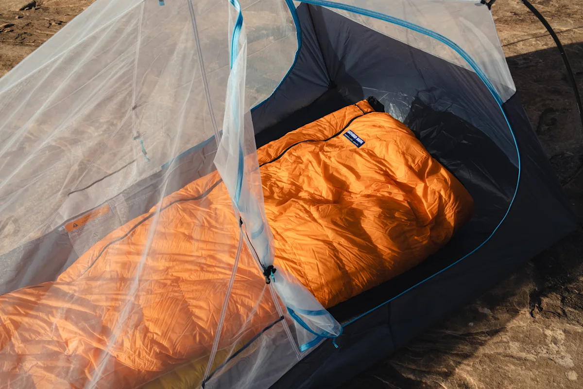 A Flicker UL quilt being moved to accommodate an active sleeper.