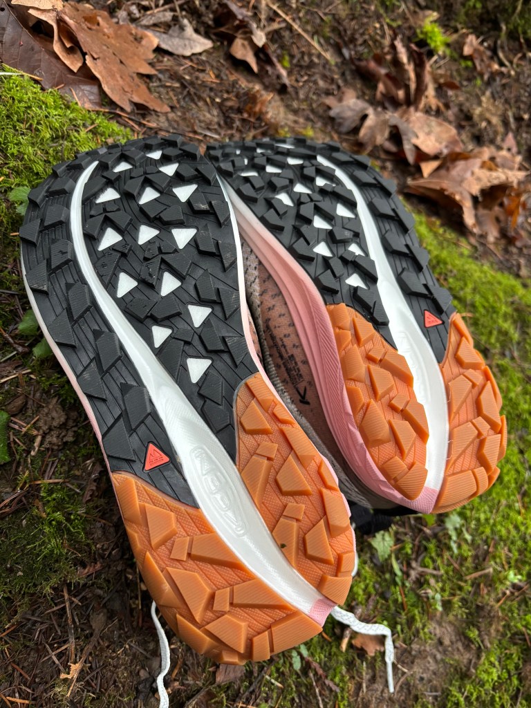 Detailed view of the 4mm butterfly-shaped lugs on the KEEN Seek outsole.